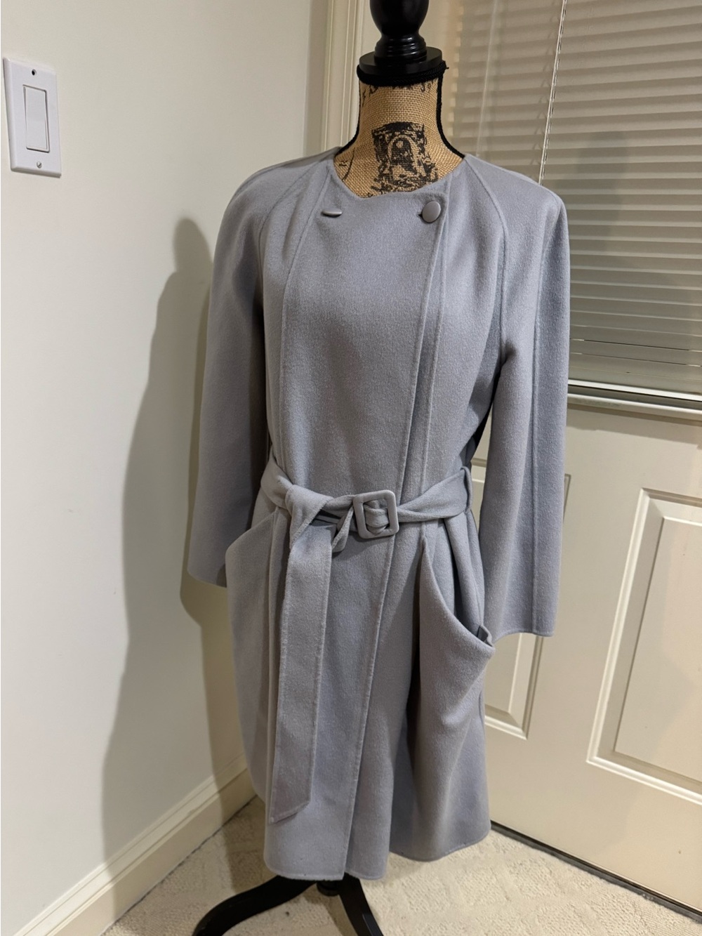 Emporio Armani bluish Gray Belted wool / Cashmere blend Coat size 46 Italian